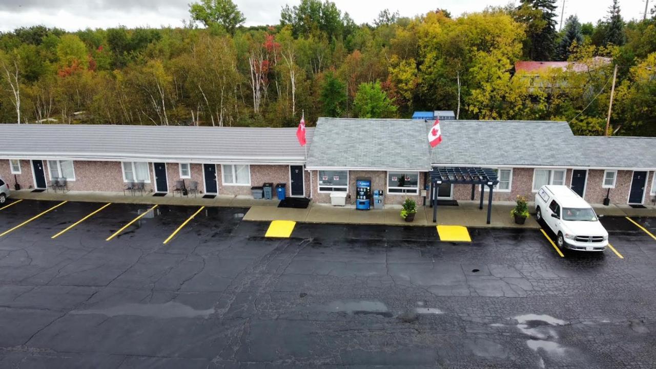 Moonlight Inn And Suites Sudbury Eksteriør billede